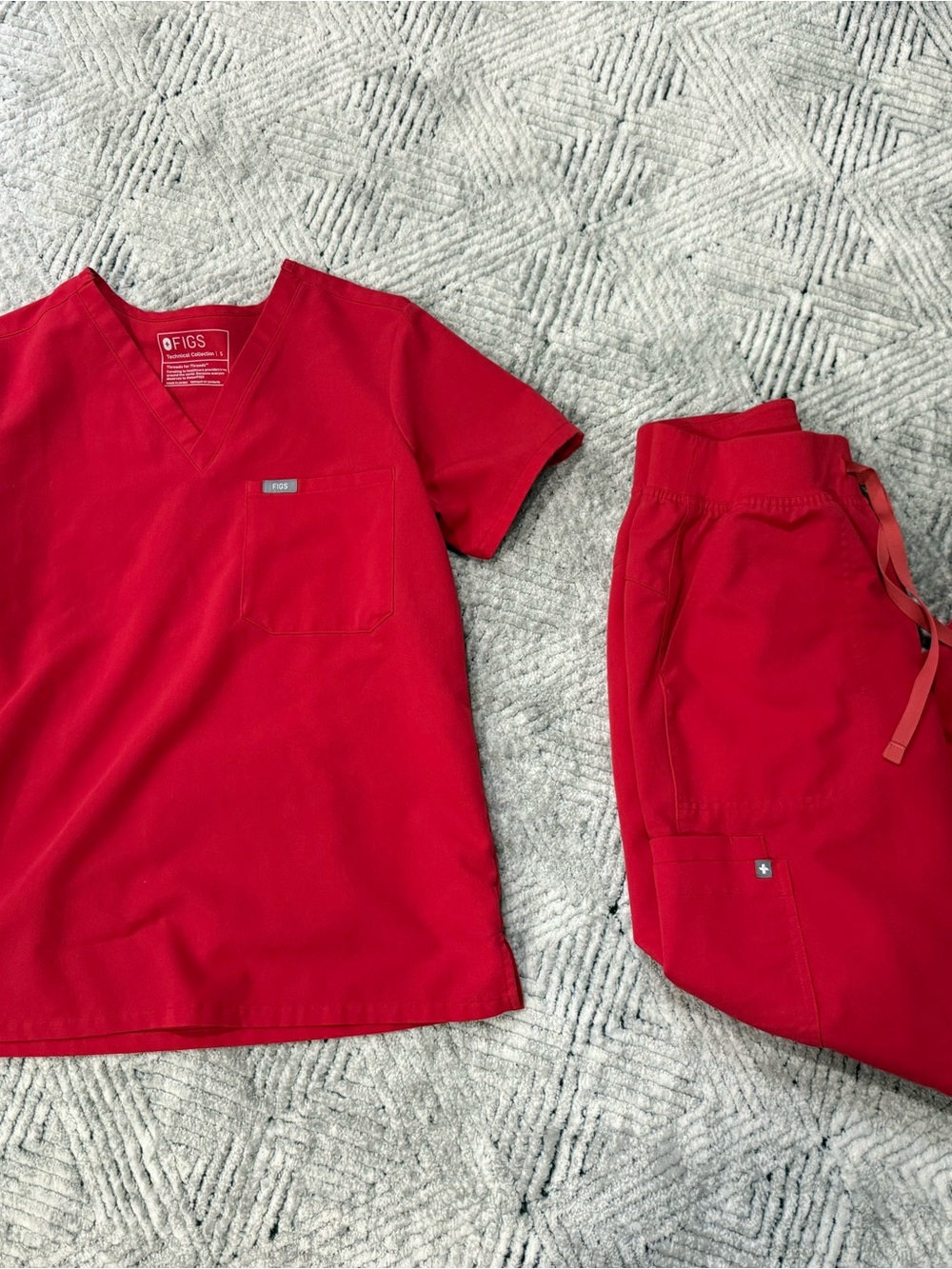 FIGS scrubs- pop red Catarina and Isabel